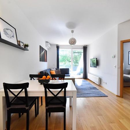 Block Apartment Park With Private Garage Parking ザグレブ エクステリア 写真
