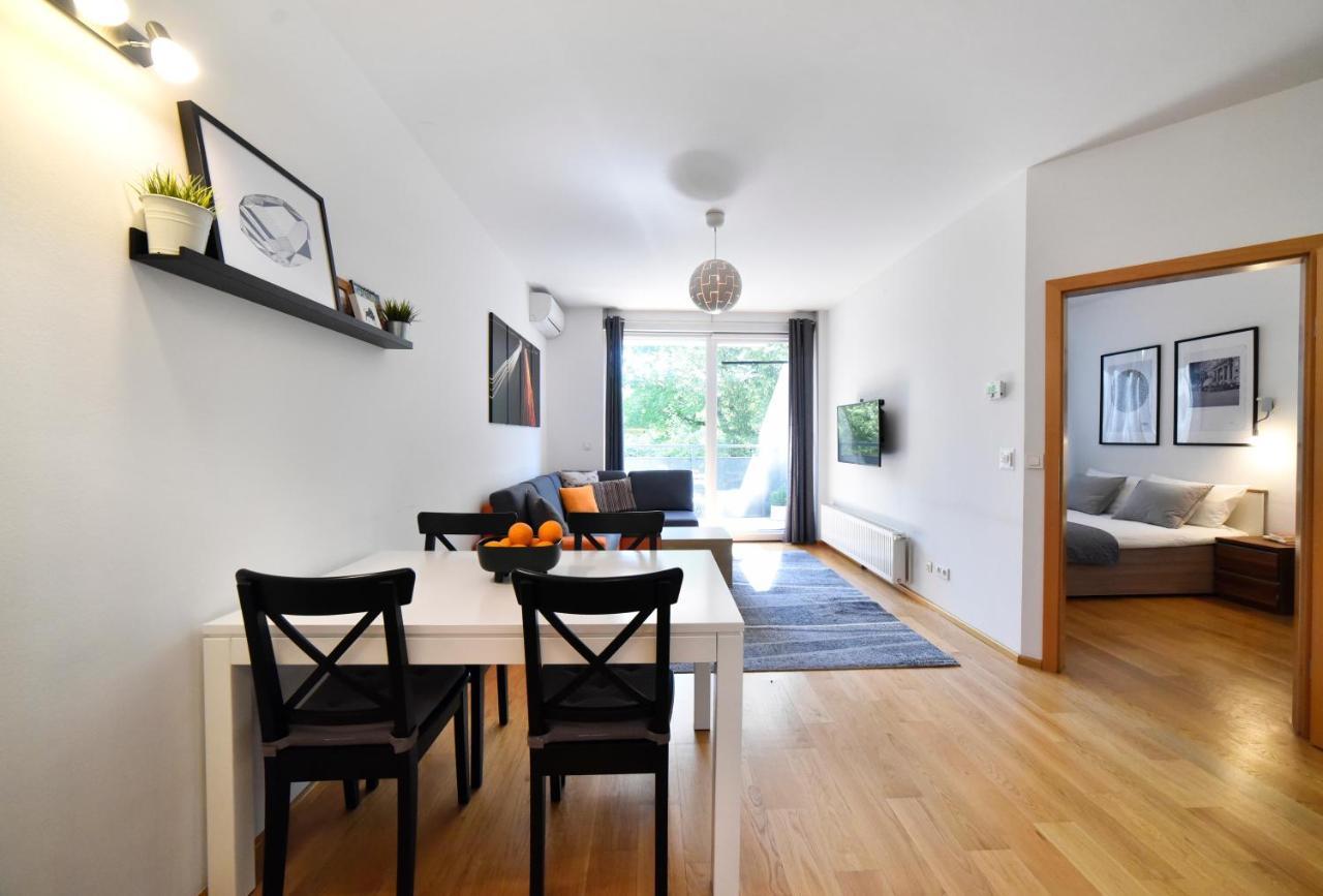 Block Apartment Park With Private Garage Parking ザグレブ エクステリア 写真