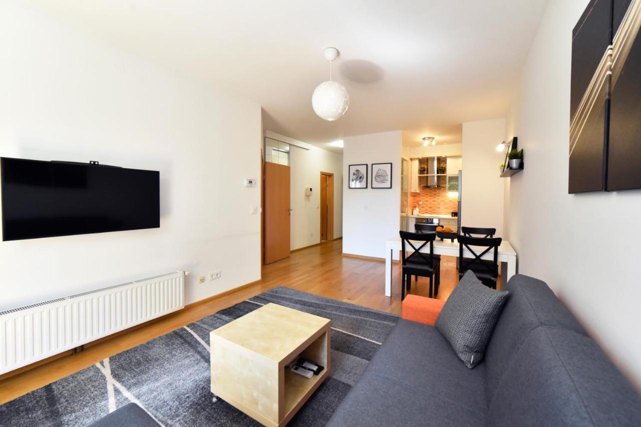 Block Apartment Park With Private Garage Parking ザグレブ エクステリア 写真